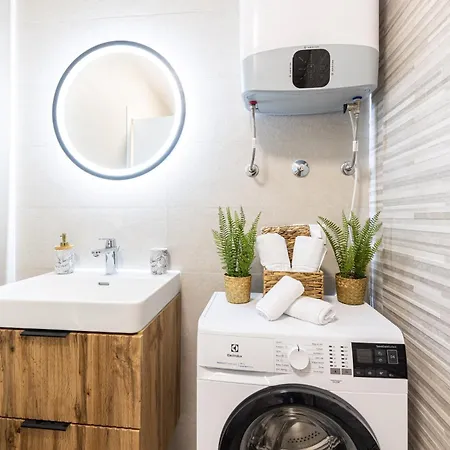 Golden Smile Apartment